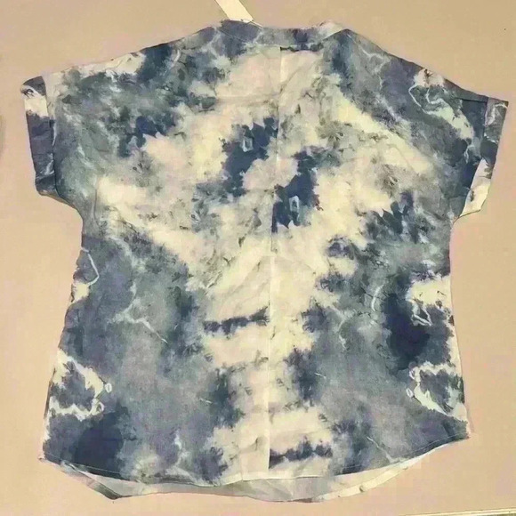 C+D+M blue and White Blouse Size Small - Picture 2 of 4